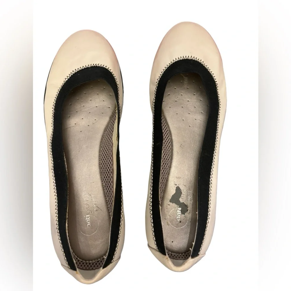 Easy Spirit Anti Gravity Women’s Cream Slip On Reeo Flats Size 9‎